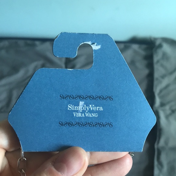 3/30$ Simply Vera-Vera Wang beaded and rhinestone necklace.Brand New never worn. - Picture 4 of 7